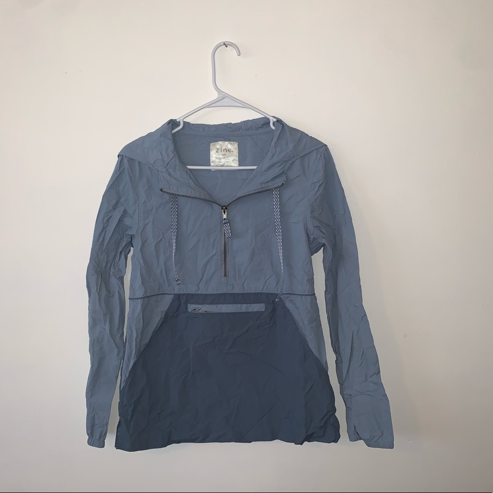 ZOOMIES blue wind breaker